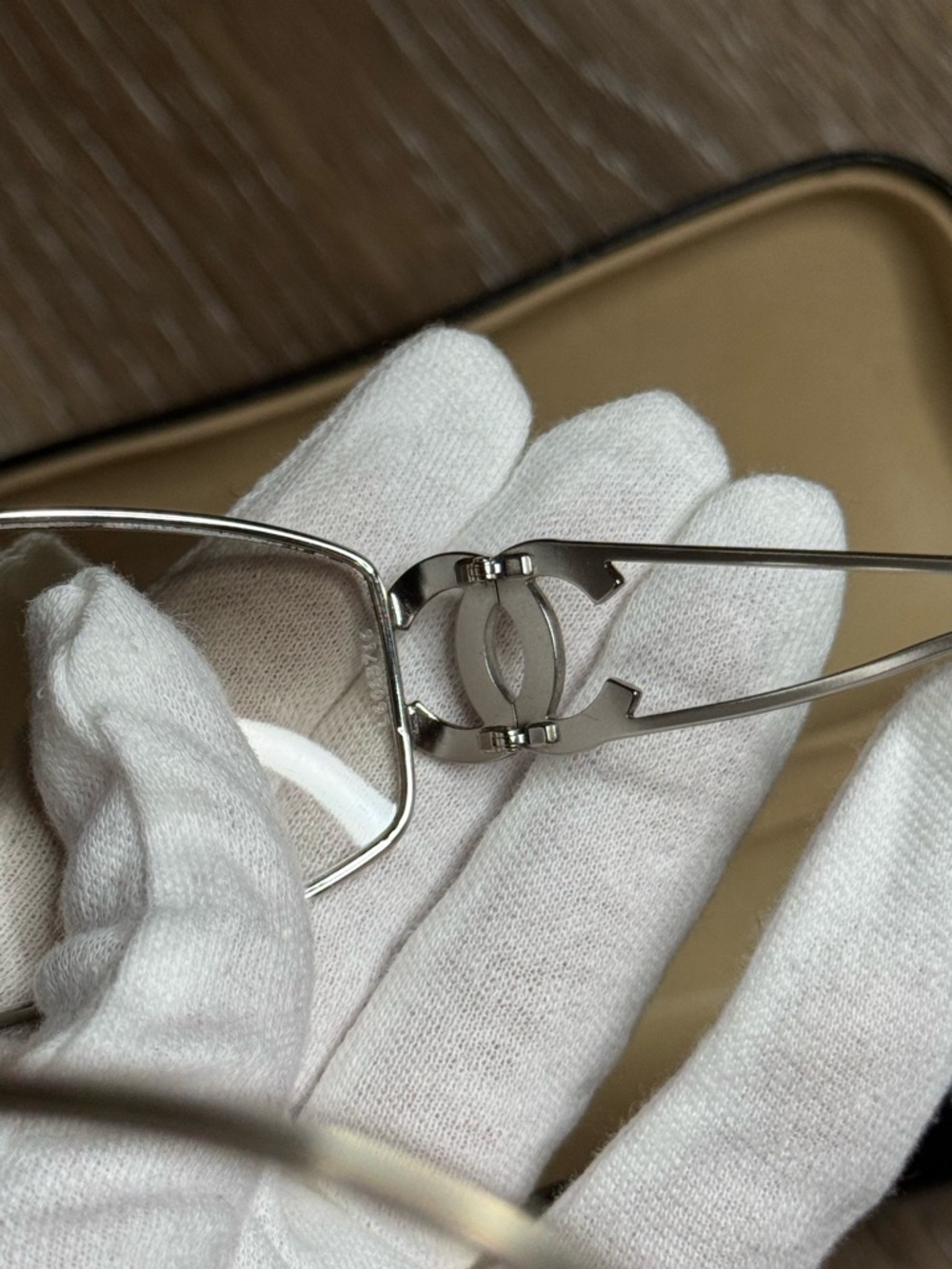 CHANEL Rimless Sunglasses with Smoke Gradient Lenses and Gold Accents - Picture 6 of 8